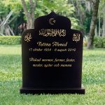 Muslimsk gravsten, E079 i svart granit.